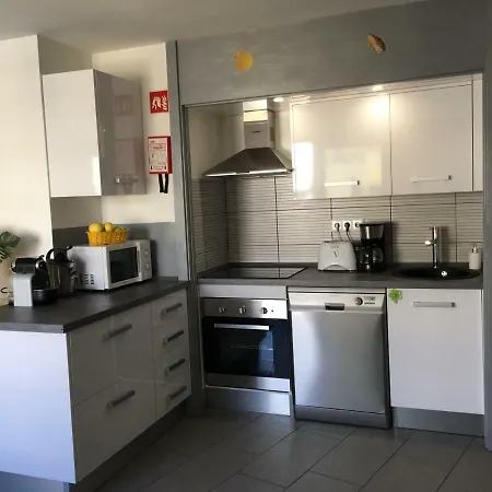 Portugal Maria Appt דירה *